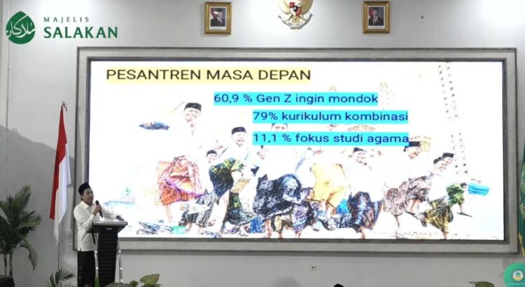 Pengasuh Ponpes Annuqayah Daerah Lubangsa saat menyampaikan pengarahannya dalam Majelis Salakan/dok.bicarasurabaya.com