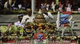 Ilustrasi HJKS sebelumnya saat Wali Kota Eri memotong tumpeng/dok.bicarasurabaya.com