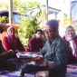 Sejumlah dosen Ilmu Komunikasi UPN Veteran Jawa Timur/dok.bicarasurabaya.com