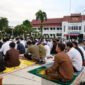 Salat Iduladha 1447 Hijriah di Halaman Balai Kota Surabaya, Rabu (27/5/2026) pagi.