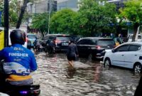 Banjir Surabaya Berangsur Surut, DSDABM Sebut Dipengaruhi Pasang Laut. (Foto: dok DSDABM)