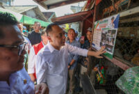 Wali Kota Eri Cahyadi tinjau kondisi rumah penerima Program Rutilahu/dok.Diskominfo Surabaya
