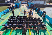 50 napi resiko tinggi di Lapas Klas I Surabaya di Porong dipindah ke Nusakambangan dengan pengawalan ketat dari Brimob. (Foto: Istimewa)