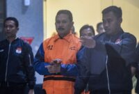 Wali Kota Madun non aktif Maidi bersama dua tersangka laiinya kasus dugaan korupsi  menjalani sidang perdana di Pengadilan Tipikor Surabaya hari ini. (Foto: dok/bicarasurabaya)