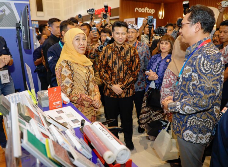 Khofifah Dorong SDM Konstruksi Adaptif Teknologi. (Foto: Humas Pemprov Jatim)
