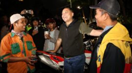 Wali Kota Surabaya Eri Cahyadi saat menemui para jukir/dok.bicarasurabaya.com