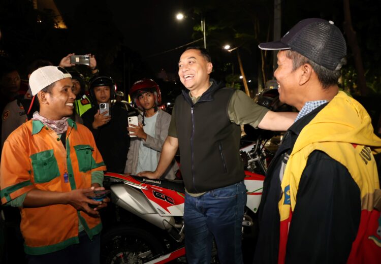Wali Kota Surabaya Eri Cahyadi saat menemui para jukir/dok.bicarasurabaya.com