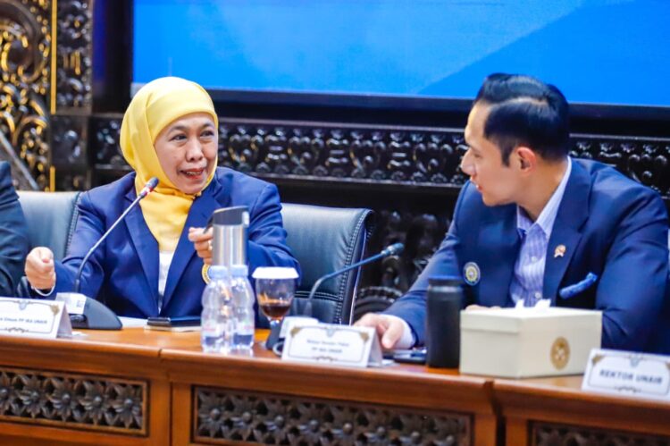Khofifah dan AHY Dorong IKA UNAIR Jadi Pusat Gagasan Strategis. (Foot: dok Humas Pemprov Jatim)