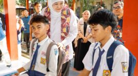 Siswa yang belum beruntung di SPMB SMA, bisa mecoba di SMK yang mulai dibuka hari ini. (Foto: dok Humas Pemprov Jatim)