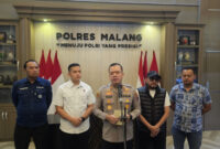 Kapolres Malang AKBP M Taatmengungkapkan kasus pengroyokan wisatawan Surabaya di Pantai Wedi Awu dihentikan usai melakukan mediasi korban dan pelaku. (Foto: Polres Malang/Ist)