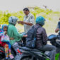 Pemkot bersama Bapeda Jatim melakukan razia gabungan terhadap kendaraan yang pajak kendaraanya mati. (Foto: Dok Diskominfo Surabaya)