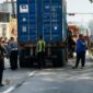 Polisi belum memeriksa sopir truk kontainer yang menabrak 5 sepeda motor dan truk tangki di Pandaan, Pasuruan. (Foto:Ist)