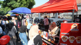 Ilustrasi pedagang di CFD Darmo. (Foto: dok bicarasurabaya.com)