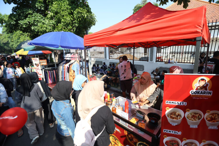 Ilustrasi pedagang di CFD Darmo. (Foto: dok bicarasurabaya.com)