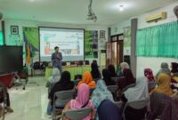 Putra Perdana, Dosen UPN Veteran Jatim saat memberikan materinya/dok.bicarasurabaya.com