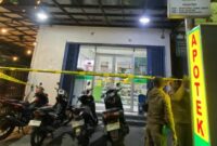 Ratusan Lokasi Parkir Tak Berizin Disegel Surabaya. (Foto: dok Satpol PP Surabaya)