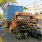 Kondisi kepala truk kontainer yang rusak parah usai menerjang 5 sepeda motor dan truk tangki di Pandaan. (Foto: Ist)
