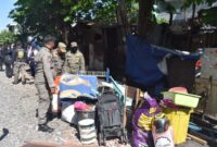 Lima bangunan liar di Jetis Wonokromo dilakukan Satpol PP. Kawasan yang ditertibkan akan digunakan sebagai Tempat Penampungan Sampah Sementara. (Foto: dok Satpol PP Surabaya)