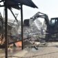 Penertiban lapak di kawasan Pasar baru Pagesangan dilakukan Pemkot Surabaya agar tidak kehilangan aset kota. (Foto: dok Diskominfo)