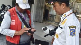 Sosialisasi dan pendaftaran parkir digital. (Foto: dok Satpol PP Surabaya)