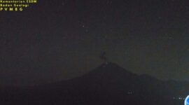 Tangkapan layar PVMBG ketika Gunung Semeru terjadi tiga kali letusan disertai dengan suara gemuruh pada Kamis dinihari. (Foto: dok PVMBG)