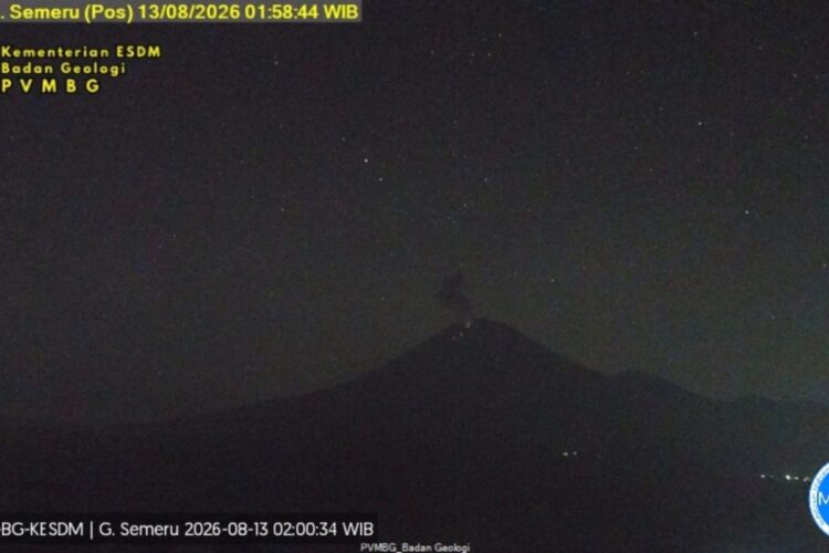 Tangkapan layar PVMBG ketika Gunung Semeru terjadi tiga kali letusan disertai dengan suara gemuruh pada Kamis dinihari. (Foto: dok PVMBG)