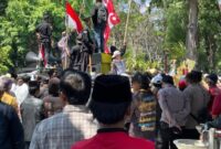 Jukir Surabaya Tuntut Parkir Digital Transparan dan Bagi Hasil 70%. 