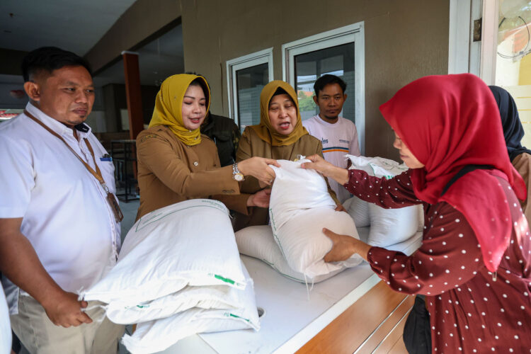 184 Ribu KPM di Surabaya Dapat Beras 30 Kg untuk Tiga Bulan (Foto: Diskominfo Surabaya)