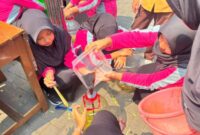 Kegiatan Pembuatan Eco Enzyme/dok.bicarasurabaya.com