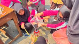 Kegiatan Pembuatan Eco Enzyme/dok.bicarasurabaya.com
