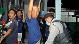 Petugas gabungan melakukan penggeledahan di Lapas Klas IIB Pasuruan. (Foto: dok Lapas IIB Pasuruan)