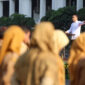 Eri Minta Data Bansos Surabaya Dicek Ulang, Tak Lagi Andalkan Desil. (Foto: dok bicarasurabaya.com)
