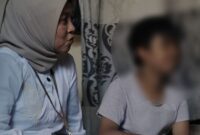 Anak Mengamen Bersama Ibu, Pemkot Surabaya Buka Jalan Menuju Masa Depan.
