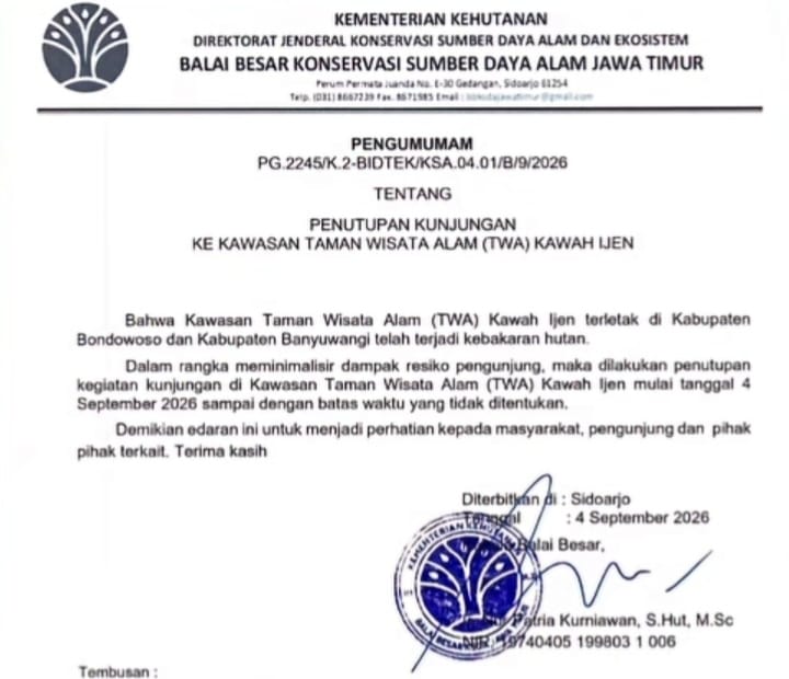 Surat penutupan Taman Wisata Kawah Ijen terkait meluasnya kebakaran hutan dikawasan tersebut. (Foto: Ist)