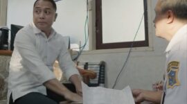 Wali Kota Eri Cahyadi saat meninjau Kantor Dishub Surabaya. (Foto: Diskominfo Surabaya)