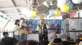 Dosen dan mahasiswa Lab. Cyber PR mengedukasi tentang tanaman toga di tititk 6 WEPOSE/istimewa