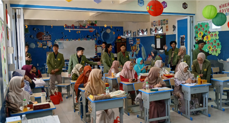 Pelatihan umkm digital oleh mahasiswa UPN Veteran Jatim/dok.bicarasurabaya.com