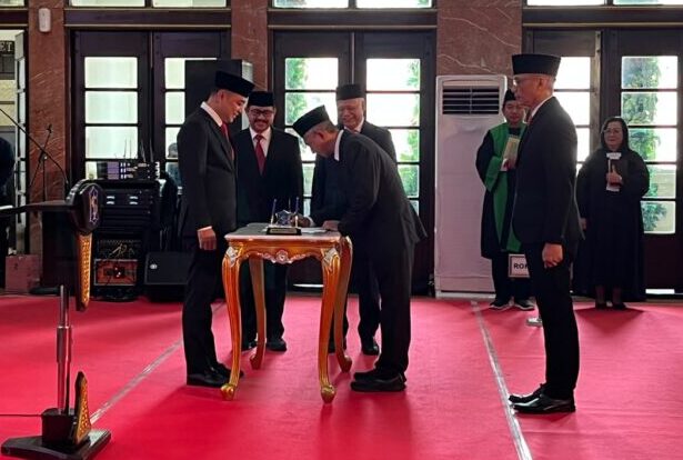 Eri Rotasi 85 ASN Surabaya, Jabatan Harus Berbasis Kinerja. (Foto: Ist)