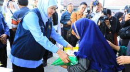 Pasar Murah Khofifah di Pacitan, Beras SPHP Dijual Rp 11 Ribu per Kg. (Foto: Humas Pemprov Jatim)