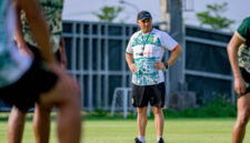 Tavares siapkan kemungkinan rotasi pemain hadapi Persijap akibat jadwal padat. (Foto: persebaya.id)