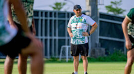 Tavares siapkan kemungkinan rotasi pemain hadapi Persijap akibat jadwal padat. (Foto: persebaya.id)