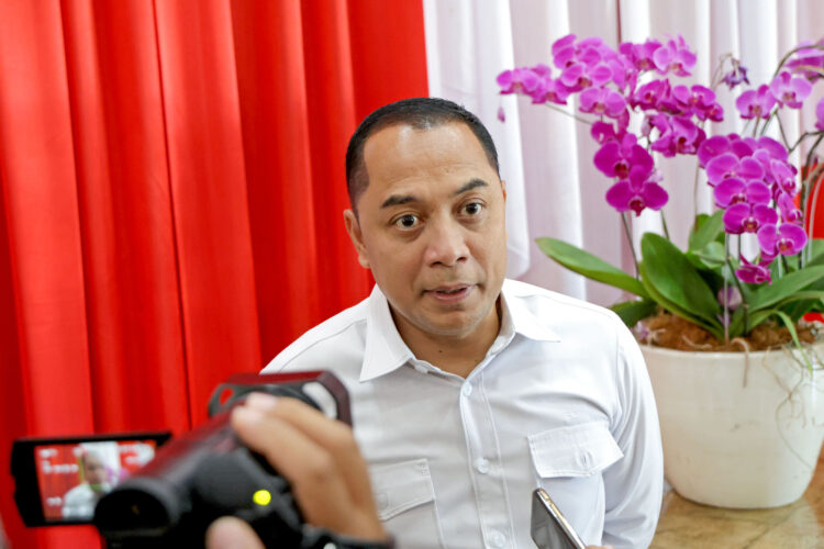 Eri Minta Warga Surabaya Jaga KTP agar Bansos Tepat Sasaran. (Foto: dok Diskominfo Surabaya)