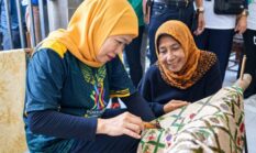 Batik Jatim Berlayar, Khofifah Bidik Pasar Global dan Ekonomi Kreatif