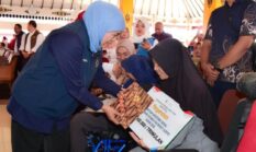 Khofifah Salurkan Bansos Rp9,87 Miliar untuk Warga Magetan