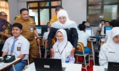 438 Ribu Siswa Jatim Ikuti TKA, Khofifah Minta Jangan Cemas
