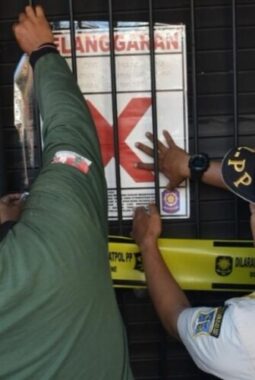 Satpol PP Surabaya Segel 15 Toko Miras, 40 Lokasi Masuk Radar